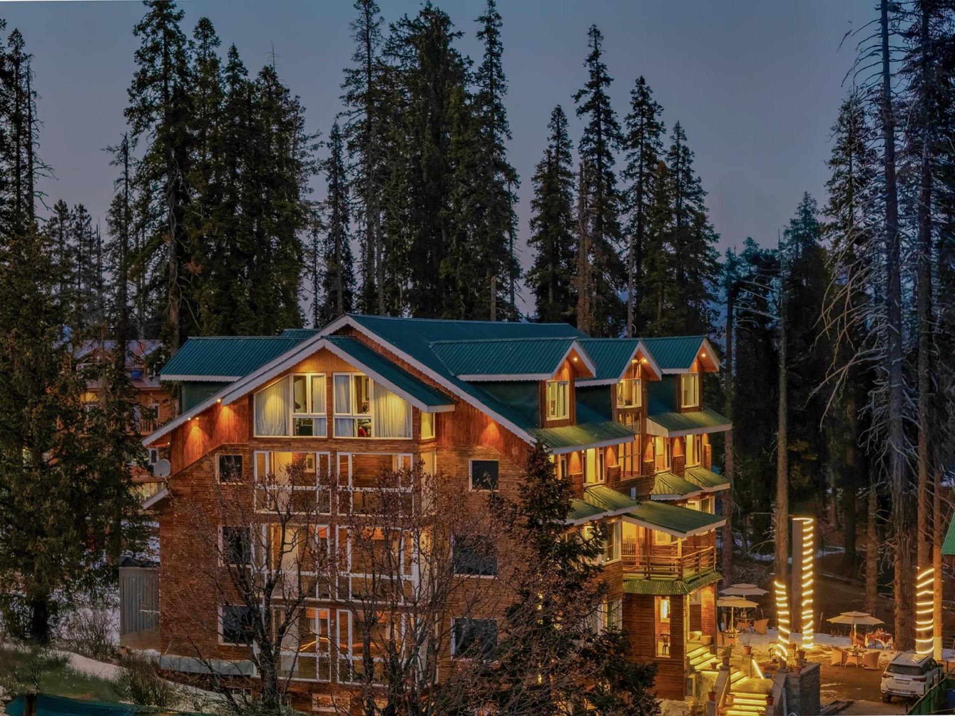 Hotel Pine Spring Гульмарг Екстер'єр фото
