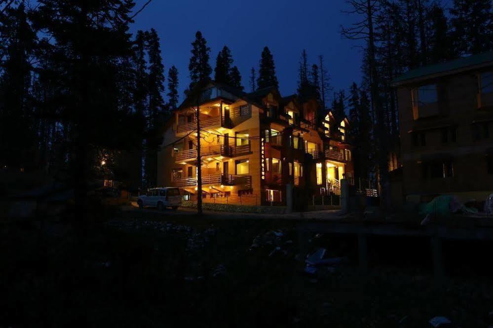 Hotel Pine Spring Гульмарг Екстер'єр фото
